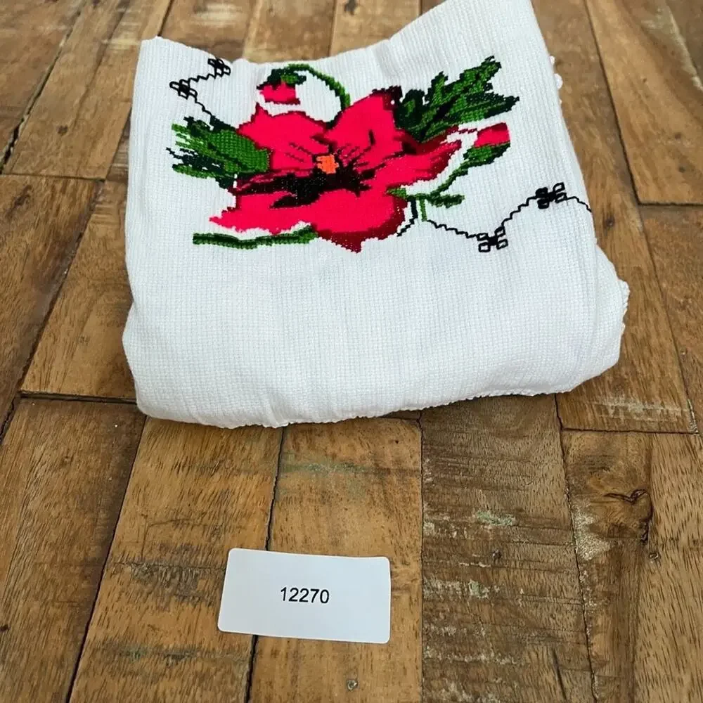 Embroidered Poinsettia Mexican Tortilla Servilleta Crochet Border 21 x 22in